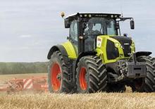 Tractoren met vierwielaandrijving Claas Axion 820