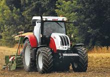 Tractoren met vierwielaandrijving Steyr CVT 6145 Basis