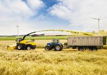 Veldhakselaars met vierwielaandrijving New Holland FR 700
