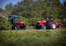 Tractoren met vierwielaandrijving Massey Ferguson MF 3635 V
