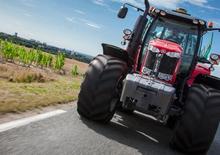 Tractoren met vierwielaandrijving Massey Ferguson MF 7615 Dyna-VT