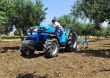 Tractoren met vierwielaandrijving Landini Rex 85F