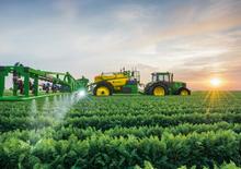 Getrokken veldspuiten John Deere M952