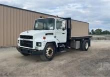 Bakwagen Mack MID-LINER 103