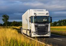 Bakwagen Scania R 560 6x2