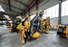 Combine maaidorsers maïskop New Holland 75BFI 10R B Disc Pro