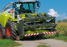 Combine maaidorsers maïskop Claas Orbis 900