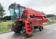 Combine maaidorsers Massey Ferguson MF 24
