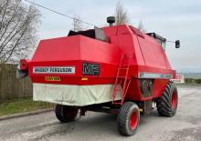 Combine maaidorsers Massey Ferguson MF 27