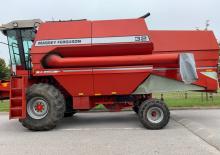 Combine maaidorsers Massey Ferguson MF 32