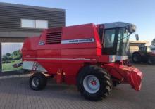 Combine maaidorsers Massey Ferguson MF 40 AL