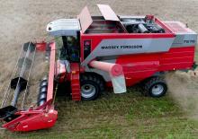 Combine maaidorsers Massey Ferguson MF 7276