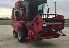 Combine maaidorsers Massey Ferguson MF 8 XP