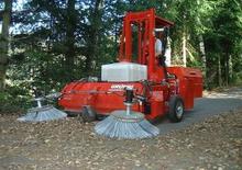Compact veegmachines Grünig Kehr-Fuchs 2000