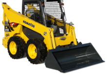 Schrankladers Komatsu SK818-5E0