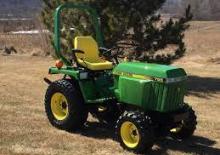 Compacttrekkers John Deere 755