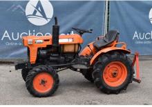 Compacttrekkers Kubota B7100