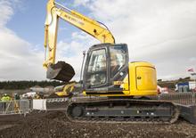 Rupsgraafmachines New Holland E140C SR LC