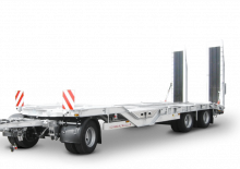 Diepladers Schwarzmüller 3-axle low loader trailer with wheel recesses for transporting construction machinery