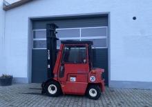Dieselheftrucks Clark DPM 20 L