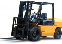Dieselheftrucks Komatsu FD 135-5