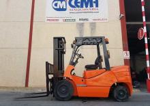 Dieselheftrucks Mast FD 25 T
