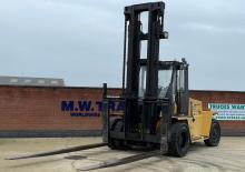 Dieselheftrucks Caterpillar V 330 C