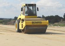 Enkele-trommelwals Bomag BW 214 D-4