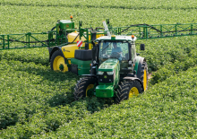 Getrokken veldspuiten John Deere M952i