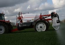Getrokken veldspuiten Kuhn Metris 2-3200