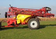 Getrokken veldspuiten Beyne Python 33/3000