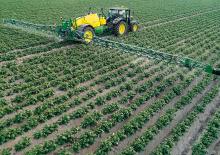 Getrokken veldspuiten John Deere R740i