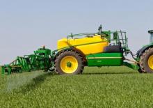 Getrokken veldspuiten John Deere R962i