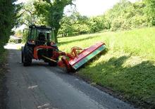 Zomeronderhoudsapparatuur/Hellingmaaiers Humus SPS 200