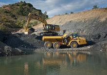 Kiepwagens Caterpillar 735B