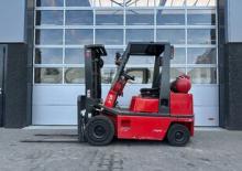 LPG-vorkheftrucks Nissan APH 02 A 25 WU