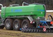 Mesttanks Bauer Irrigation Centrifugal tanker poly 241+ SF tridem axle