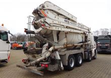 Op vrachtwagen gemonteerde betonpomp CIFA K 4