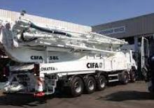 Op vrachtwagen gemonteerde betonpomp CIFA K 58