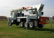 Telescoophoogwerkers op vrachtwagens Elliott Equipment E120 E-Line