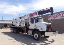 Telescoophoogwerkers op vrachtwagens Elliott Equipment E145 E-Line