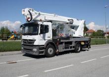 Telescoophoogwerkers op vrachtwagens Multitel MJ 375
