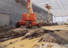 Knikarmhoogwerkers op wielen JLG 800AJ