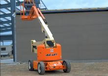 Knikarmhoogwerkers op wielen JLG E450AJ