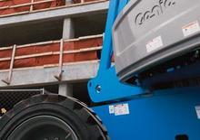 Telescoophoogwerkers op wielen Genie S-80