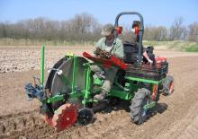 plantmachines Basrijs Discplanter with conveyer belt