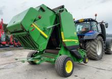 Ronde-balenpersen John Deere 582 Premium