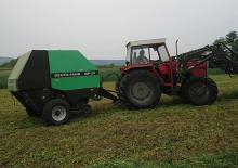 Ronde-balenpersen DEUTZ-FAHR MP 121