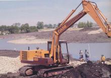 Rupsgraafmachines Case Poclain 688 CK