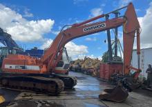 Rupsgraafmachines Daewoo DH220LC